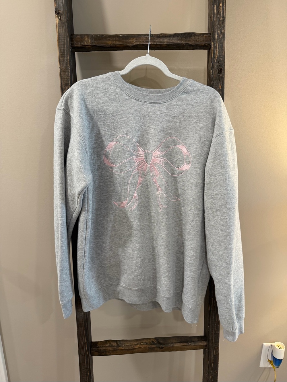 Persaya Embroidered Bow Oversized Crewneck